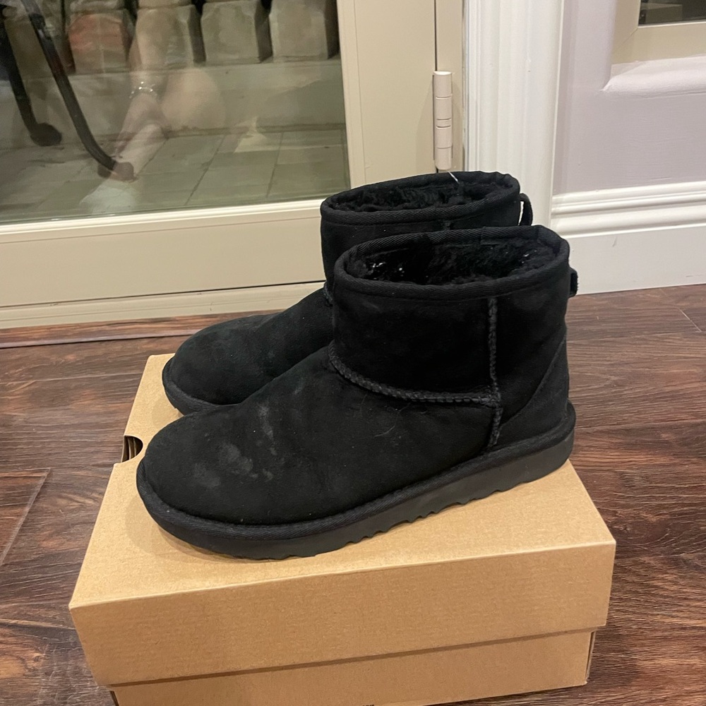 Black Mini UGGs
